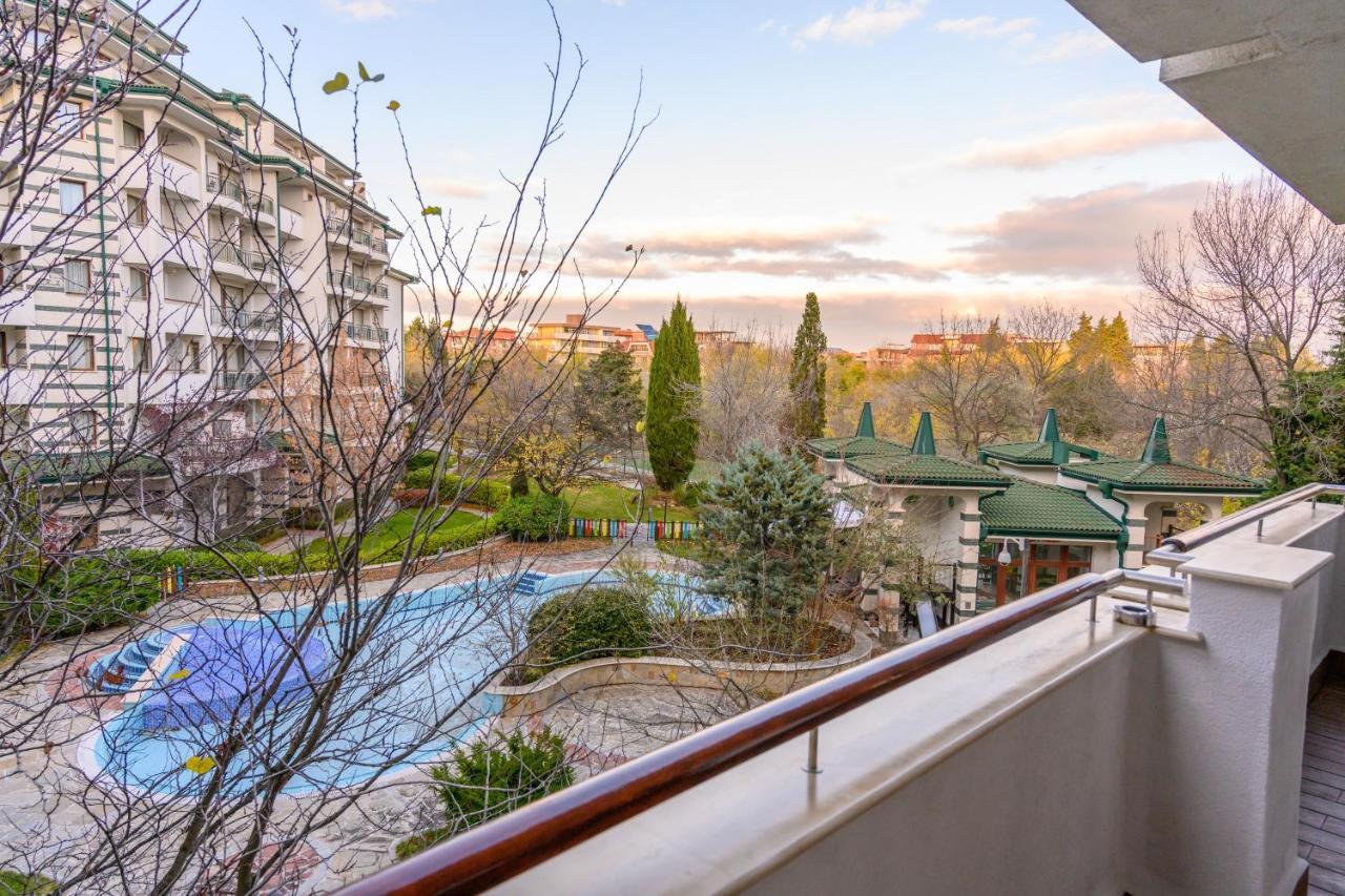 Спа Апартаменти За Гости Затворен Комплекс Емералд Ravda Exterior foto