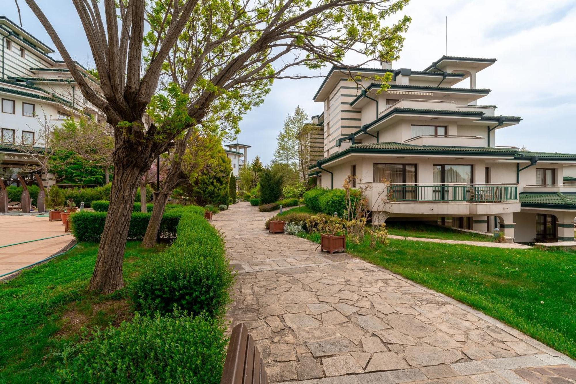 Спа Апартаменти За Гости Затворен Комплекс Емералд Ravda Exterior foto